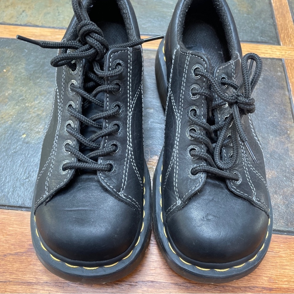 Vintage Dr. Martens 12283 Black Pebbled Leather Daisy Platform Chunky 90s Size 8 - Picture 2 of 6